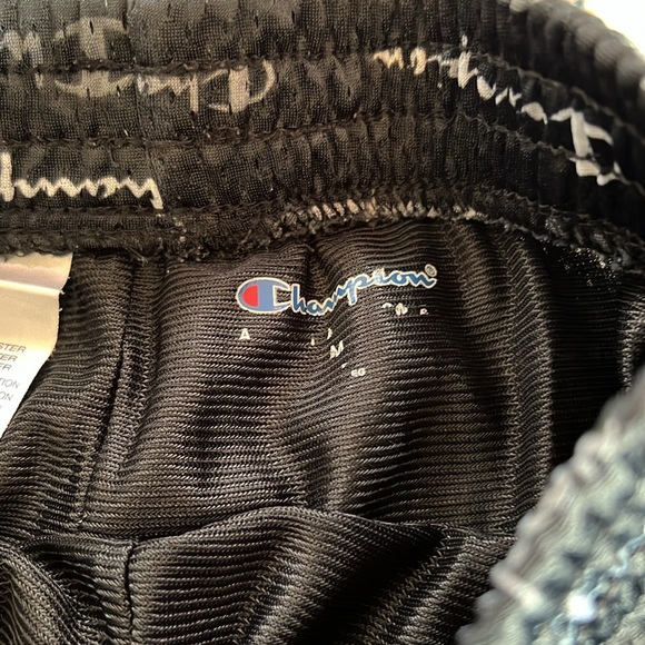 Shorts - Picture 3 of 3